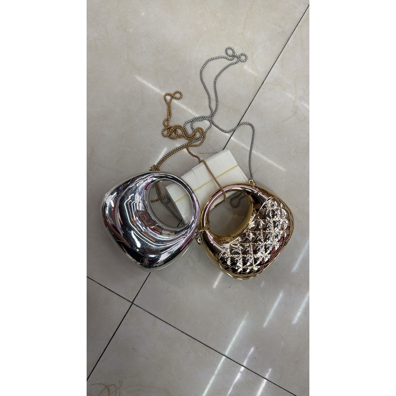 Fashionable mini acrylic bags for 2-8yrs very cutesy 2pcs at 650.