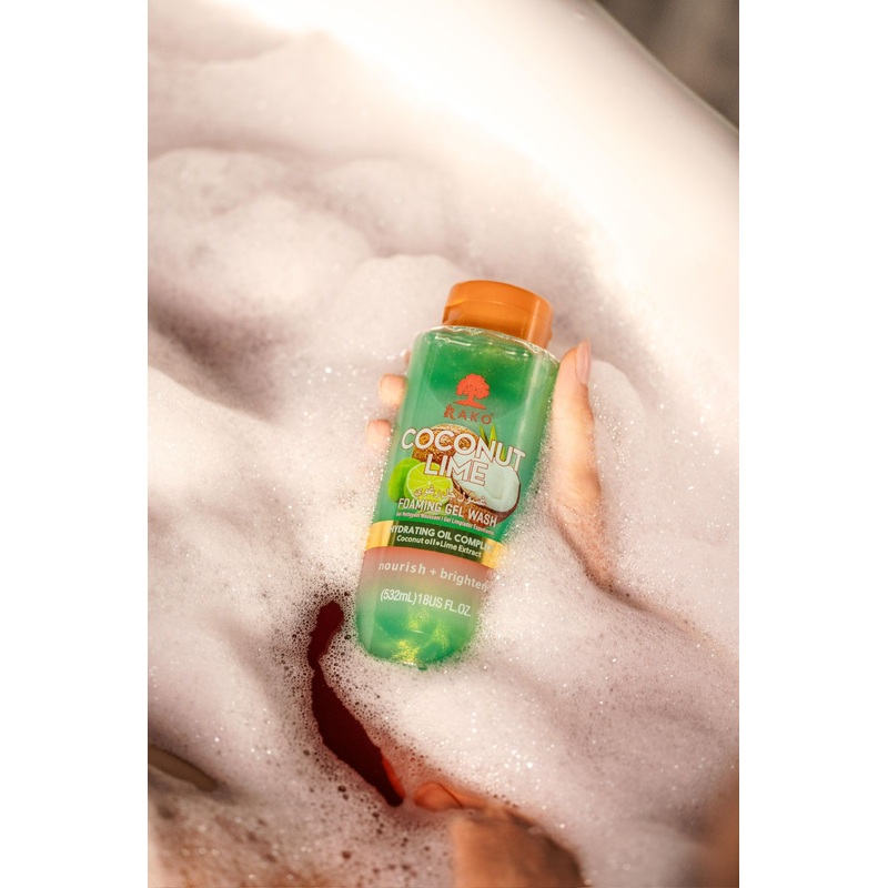 Foaming and hydrating shower gel