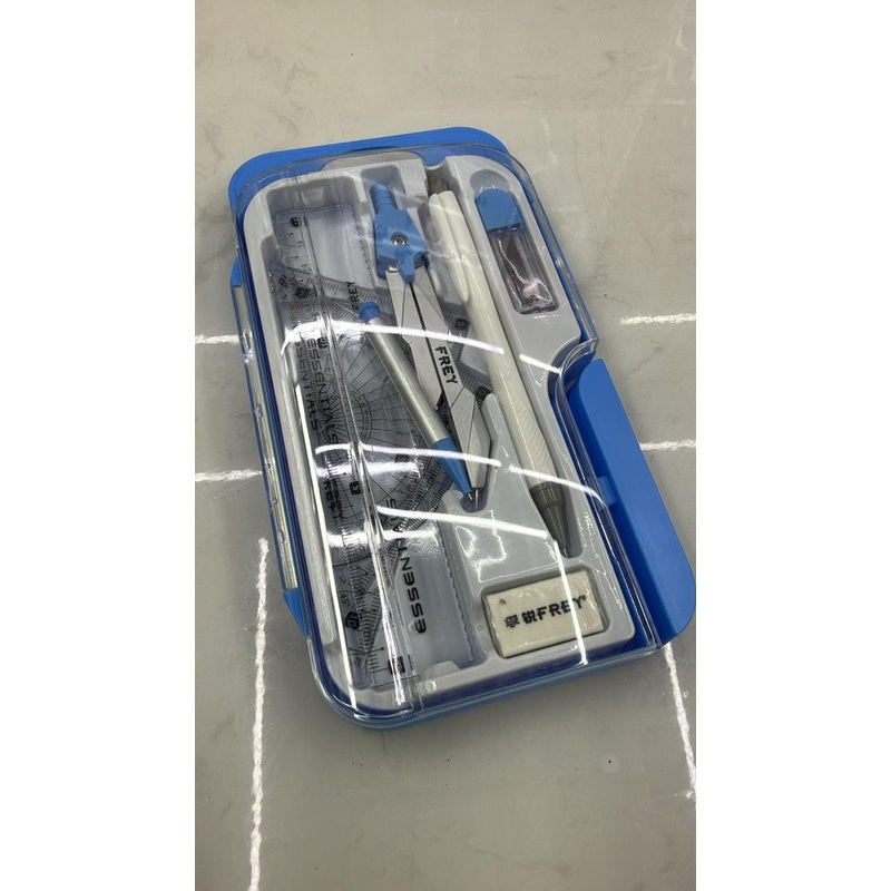 Quality boy geometric set  with a changeable pencil and pen.
