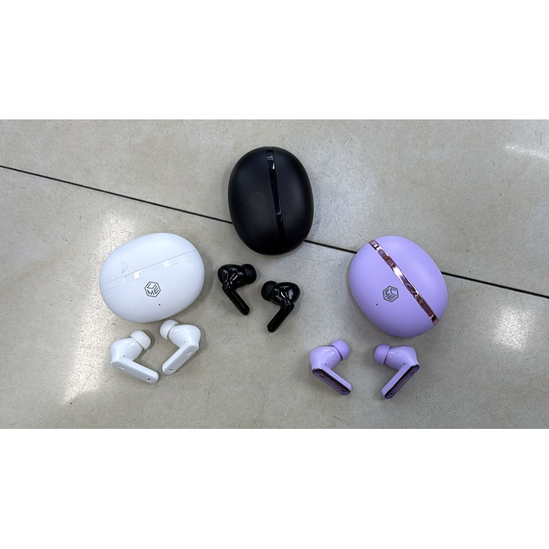 Super powerful MCE Brand earbuds