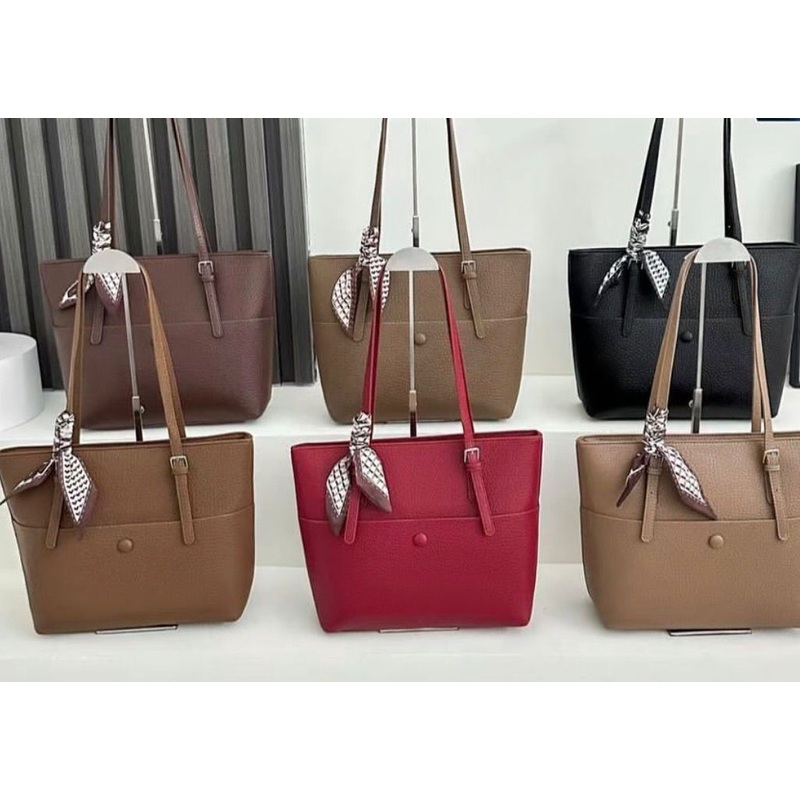 Elegant Leather Tote Bag with Scarf Accent