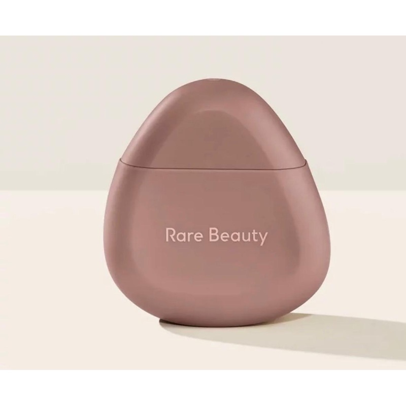 Rare hand moistening cream by Selena Gomez 2pcs. For perfectly soft hands.