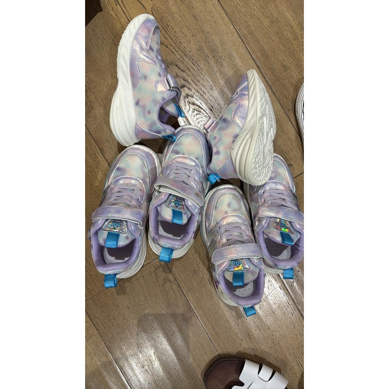 Girls Sneakers|35|32