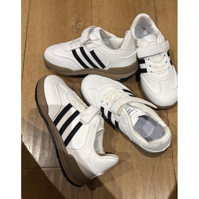 Great unisex sneakers for babies