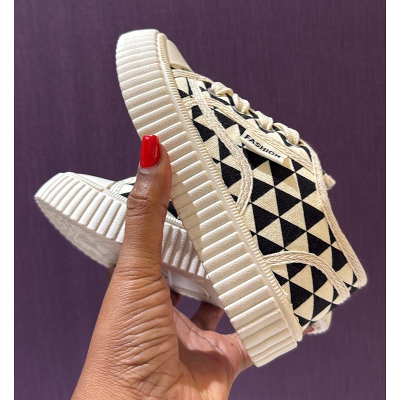 Quality low cut shoe|30