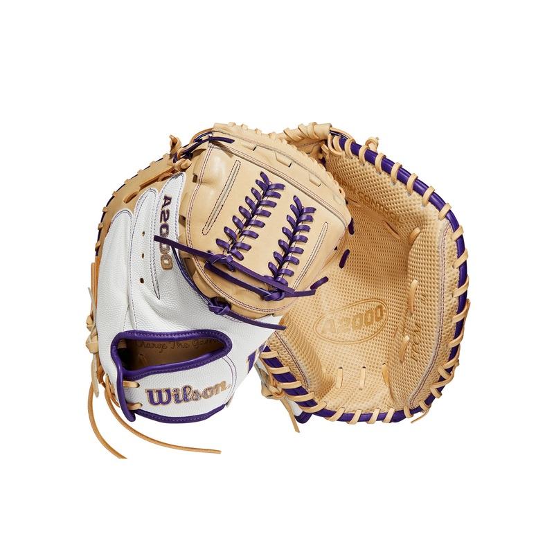 Wilson 2023 A2000 34 Aubree Munro Fastpitch Catchers Mitt
