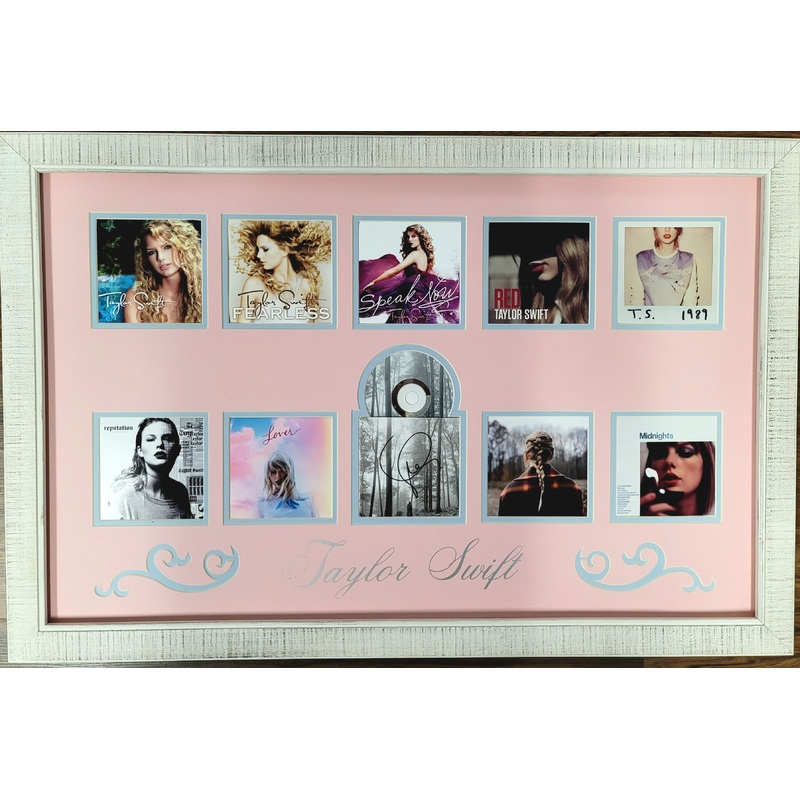 RAFLLE – SIGNED Taylor Swift CD Collage